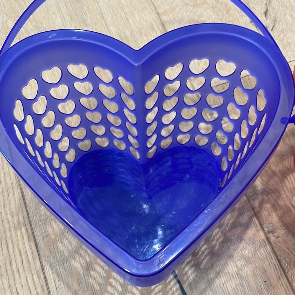 Heart-Shaped Blue‎ and Red Baskets